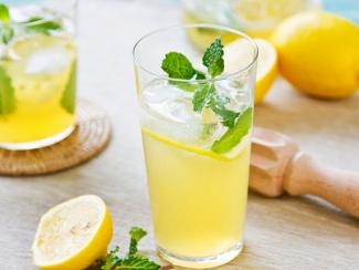 Классический домашний лимонад: рецепт дня