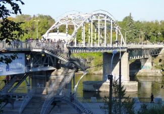 В Павлограде на железнодорожном мосту погиб подросток