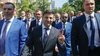 Более 3,5 тысячи украинцев хотят стать мажоритарщиками от "Слуги народа"