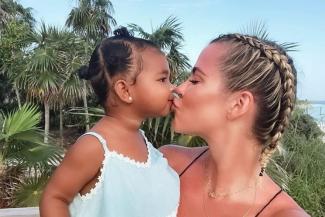 Почему не стоит целовать своего ребенка в губы