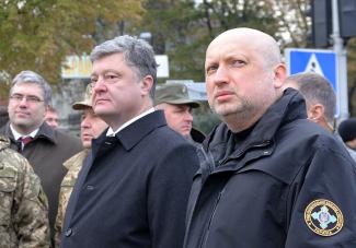 Турчинов не будет баллотироваться в Раду, - Порошенко