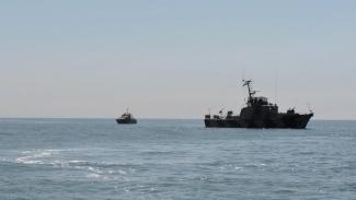 РФ задержала в Азовском море судно с украинцами