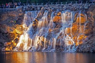 водопад на острове, фото http://gid.travel