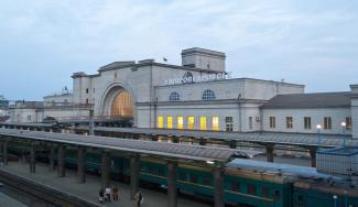 Ночью на вокзале Днепра ограбили прохожего