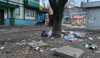 Каменское встречает новогодние праздники с горами мусора на улицах