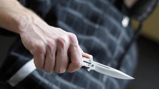 В Киеве посетителя кафе пырнули ножом в грудь на глазах у детей