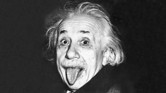 Загадка Эйнштейна про 5 домов: проверь свое мышление