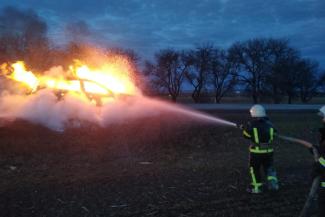 Под Днепром на ходу загорелась легковушка