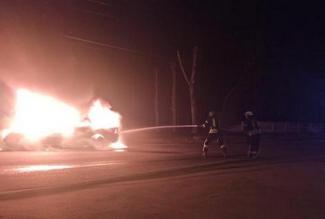 В Кривом Роге во время движения загорелся автомобиль такси