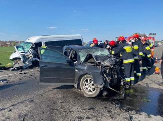 В Ровенской области столкнулись легковушка и микроавтобус