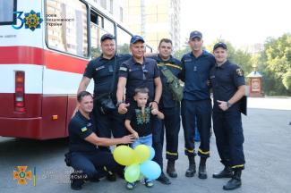Спасатели Днепра вернулись домой с тушения пожаров в Греции
