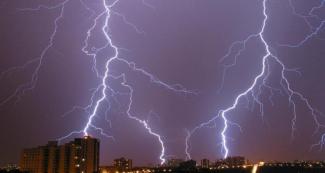 Жителей Днепра и области предупредили о резком ухудшении погоды
