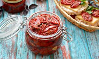 Вяленые помидоры: быстрый рецепт итальянского "деликатеса"