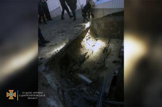 Под Днепром бетонная плита насмерть раздавила подростка