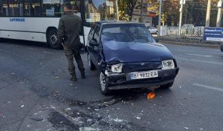 В Днепре фургон спровоцировал ДТП с легковушкой (Видео)