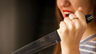 В Днепре женщина напала с ножом на своего отчима