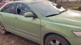 В Днепре в Тульчинском переулке мужчина обстрелял автомобиль своей возлюбленной