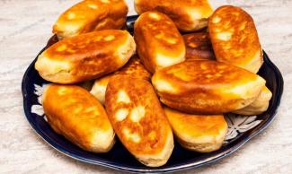 Воздушные пирожки с картошкой: простой рецепт