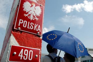 У Дніпрі комунальники рятують аварійну ділянку трамвайної колії на проспекті Івана Мазепи
