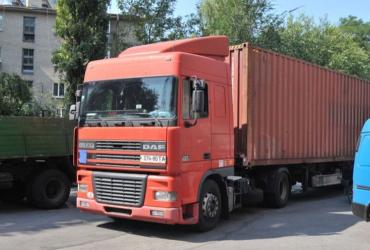 Грузовикам ограничили выезд на дороги
