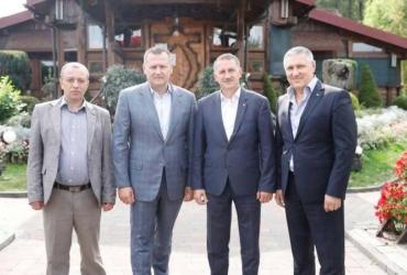 Начальник облздрава Сердюк украл у скорой маски