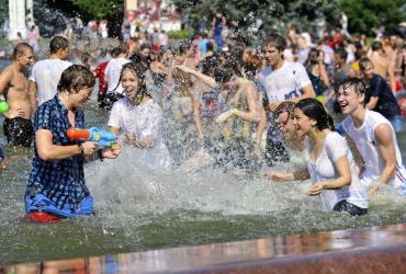 вода