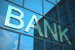 Банки блокируют переводы украинцев: как вернуть деньги