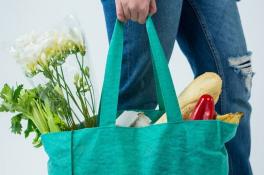 Без пакетов в супермаркетах: почему не нужны и как заменить