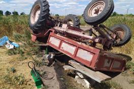 Покатались на тракторе: на Днепропетровщине в ДТП погиб подросток