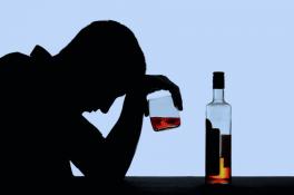 Знаки Зодиака и алкоголизм: кому нельзя пить