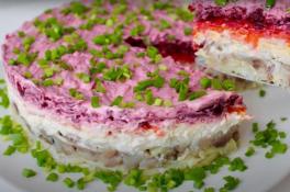 "Скумбрия под шубой": рецепт необычного салата