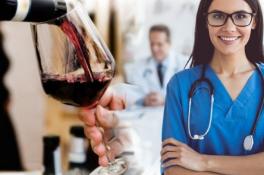 Медики рассказали, как употребления вина влияет на здоровье
