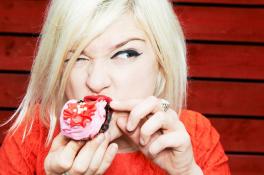 Сладкоежкам на диете: 5 сладостей, которые можно есть на ночь