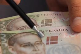 Принимают даже банкоматы: Украину наводнили фальшивые гривны