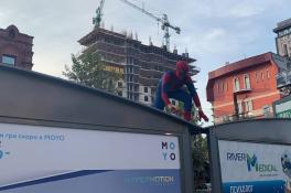 По улицам Днепра на День города гулял Человек-паук 