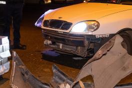 В Днепре водитель разбил авто, пытаясь на сбить пешехода