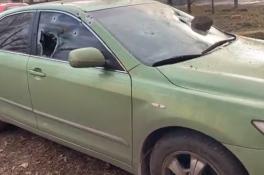 В Днепре в Тульчинском переулке мужчина обстрелял автомобиль своей возлюбленной
