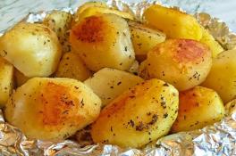 Запекаем картофель за 10 минут: рецепт быстрого блюда
