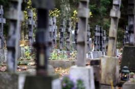 В Днепре сторож на кладбище устроил погоню за ворами металла 