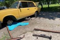 В Кривом Роге автомобиль раздавил своего пожилого владельца