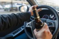 В Днепре пьяный водитель влетел в столб и хотел откупиться от патрульных