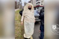 В центре Днепра на митинге заметили человека в костюме презерватива