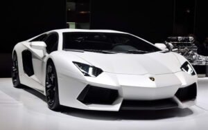 01-lamborghini-aventador