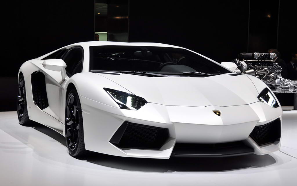 01-lamborghini-aventador