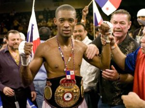 Экс-чемпион мира по боксу признался в перевозке кокаина