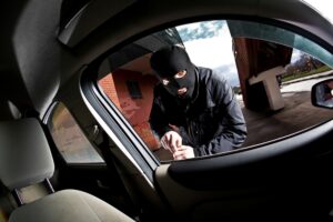 угнать автомобиль, фото из открытых источников