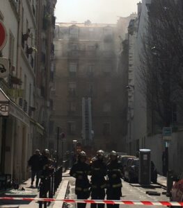 В центре Парижа прогремел мощный взрыв