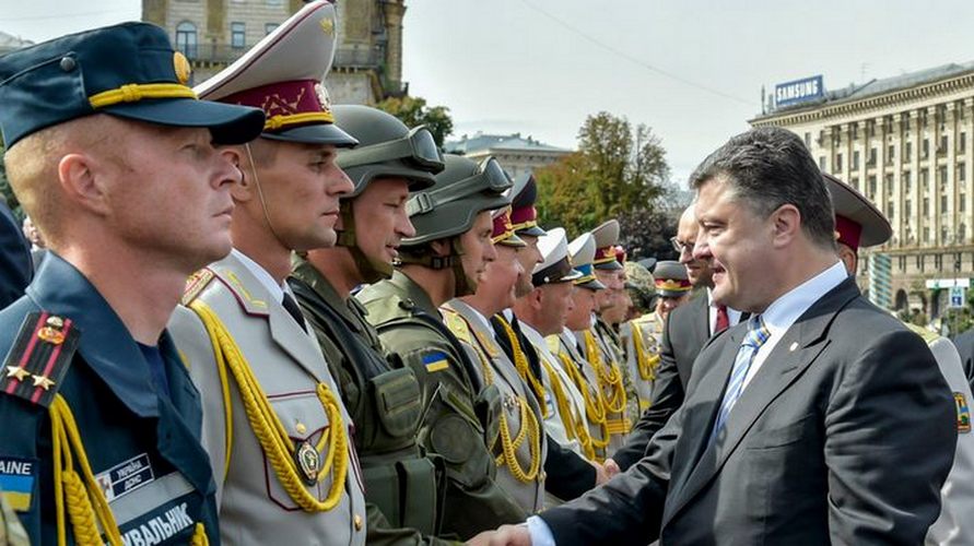 Порошенко намерен сократить количество генералов