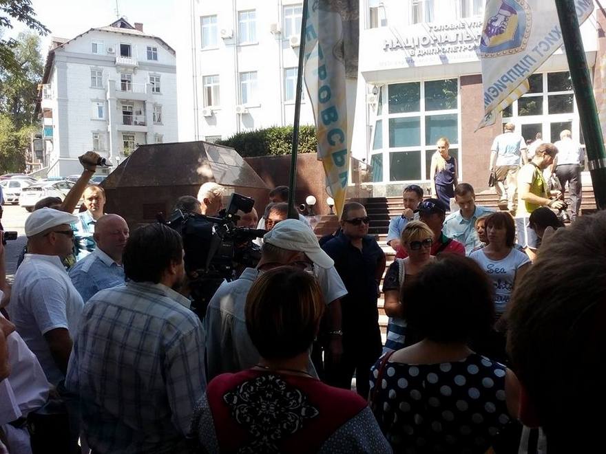 В Днепре предприниматели пикетируют полицию