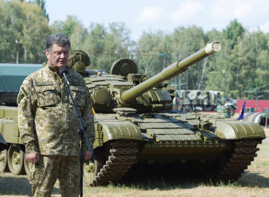 Порошенко о возможном военном положении